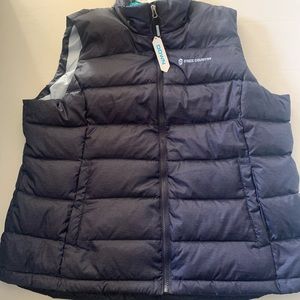 Free Country XXL Women’s Down puffer vest. Style # 52-L7628S